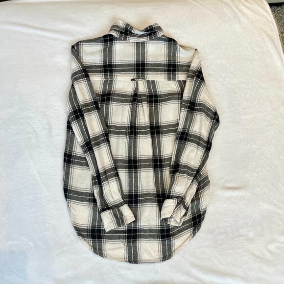 American Eagle, Boyfriend-Fit Black & White Plaid Button-Down, Size M - Picture 3 of 11